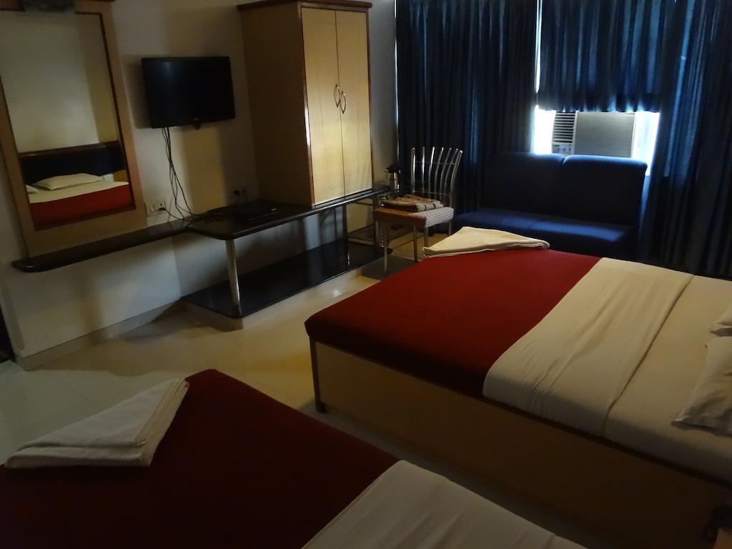 Hotel Ashwin Mumbai Bagian luar foto