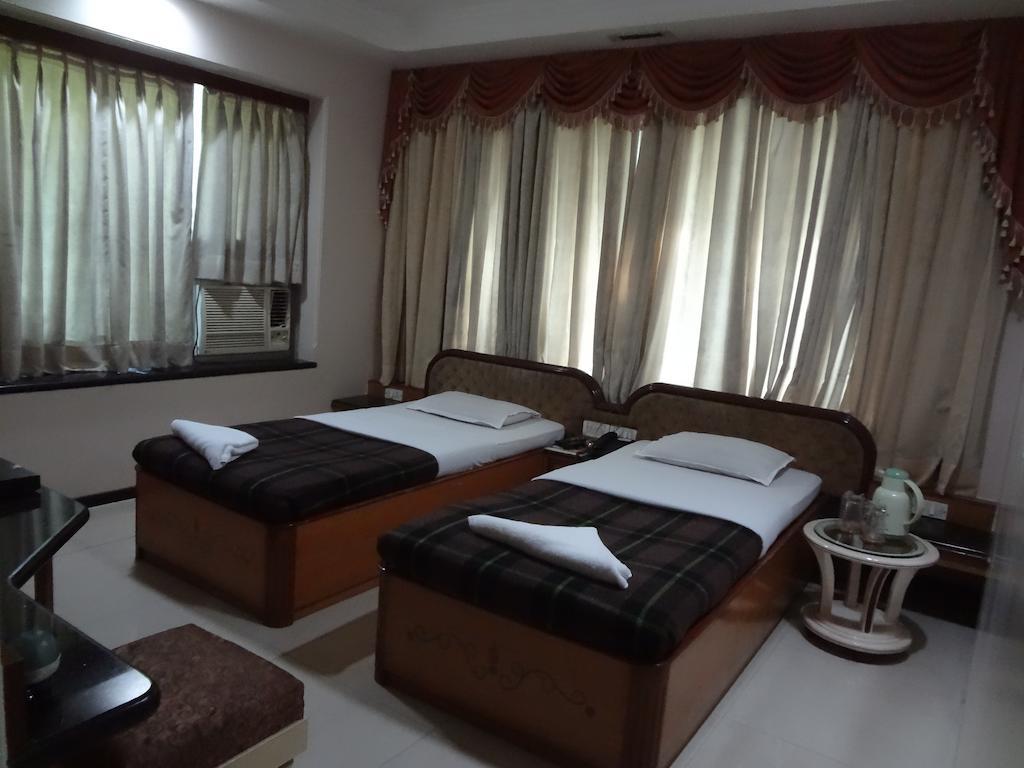 Hotel Ashwin Mumbai Bagian luar foto