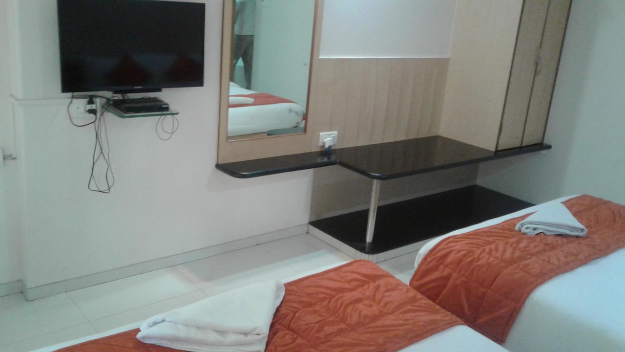 Hotel Ashwin Mumbai Bagian luar foto